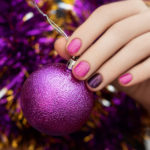 Pár nechtových tipov pre dokonalé vianočné nechty